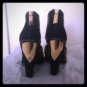 Dolce Vita Nita Suede Studded Heels 8, like new